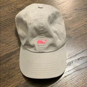 pink and grey vineyard vines hat